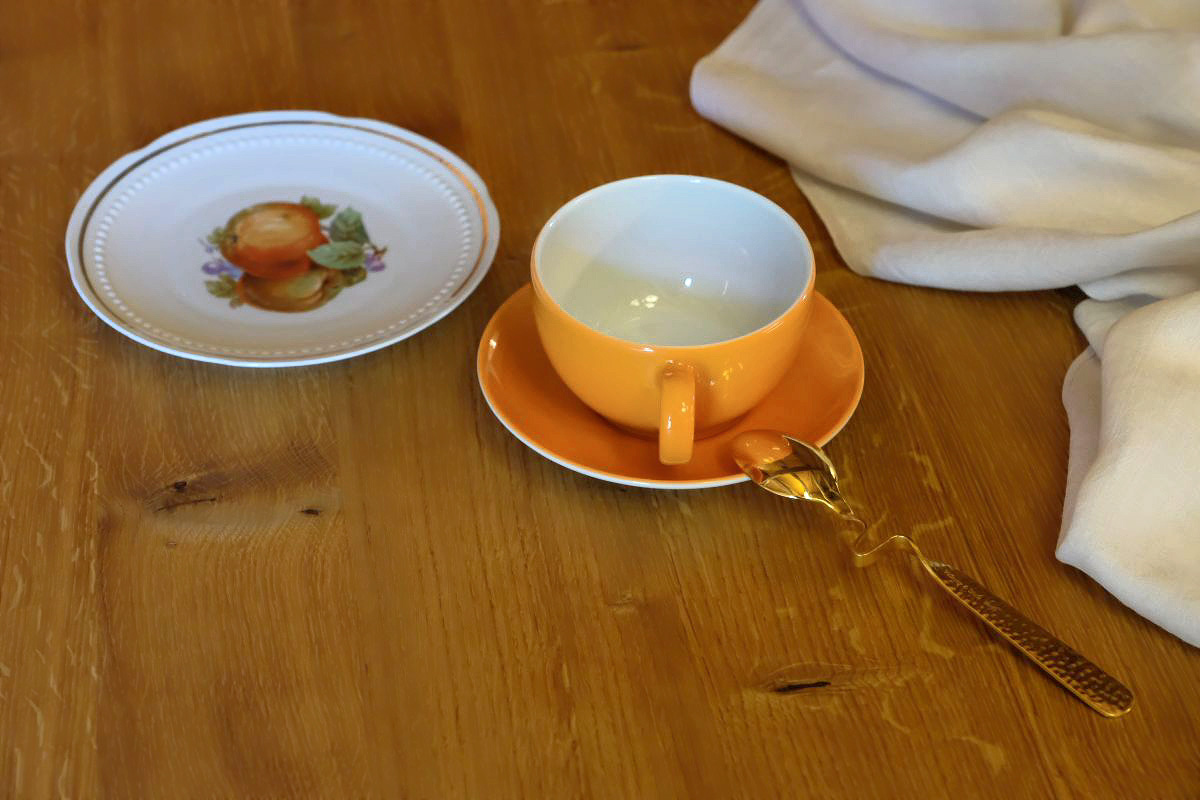 FAVORIT Tisch – Seitenansicht