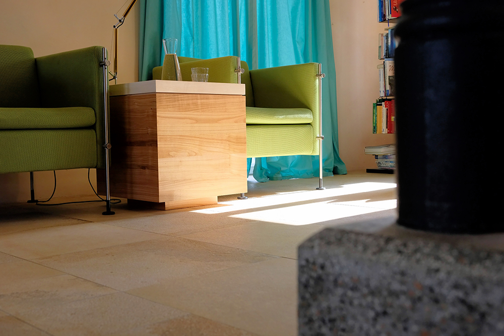 T.! Tisch mit Tablett – Ansicht 6